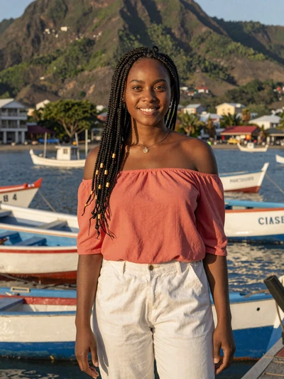 Cherie, 25, a beautiful Saint Lucian woman from Castries with a warm radiant smile
