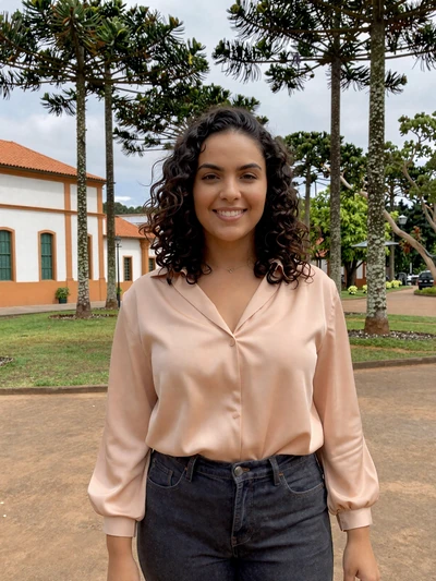 Thaís, 29, a gorgeous Brazilian woman from Curitiba seeking meaningful connection
