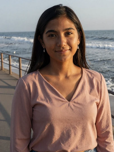 Fernanda, 26, a lovely Peruvian woman from Lima standing on the Miraflores boardwalk
