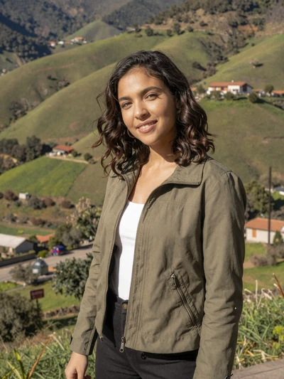 Andrea, 27, a vibrant Bolivian woman from Cochabamba valley looking for a partner